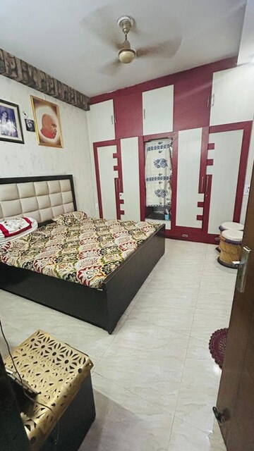 Bedroom in 3 BHK Builder Floor at Sector 28 – for Rent