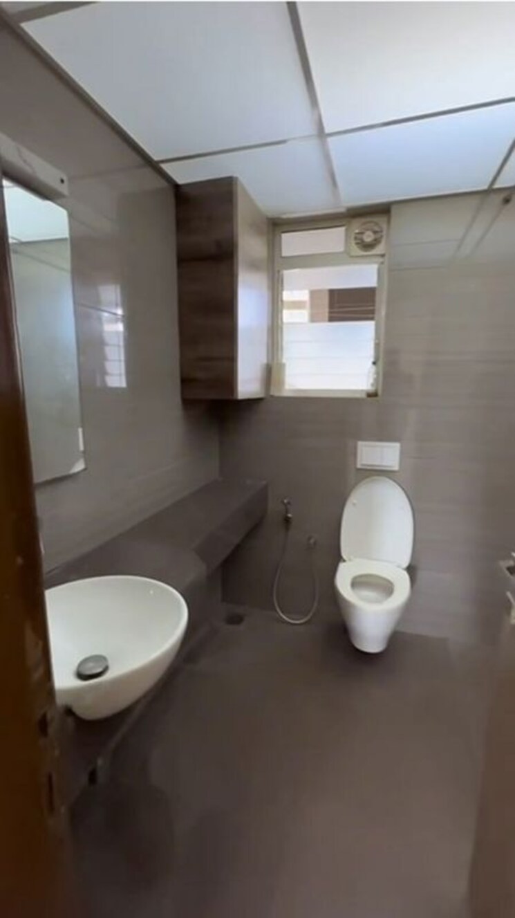 Bathroom, tulsi-apartment-chembur 3 Bedroom 1625 Sq.Ft. Apartment In Chembur Mumbai 9853654
