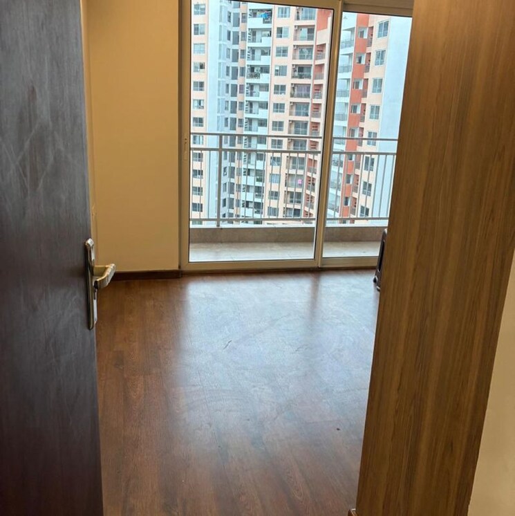 Room, shapoorji-pallonji-joyville-phase-3 2 Bedroom 734 Sq.Ft. Apartment In Sector 102 Gurgaon 9853673