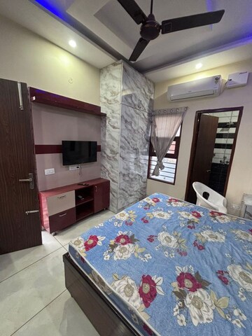 Bedroom in 1 RK Apartment at Kharar Mohali Road – for Rent