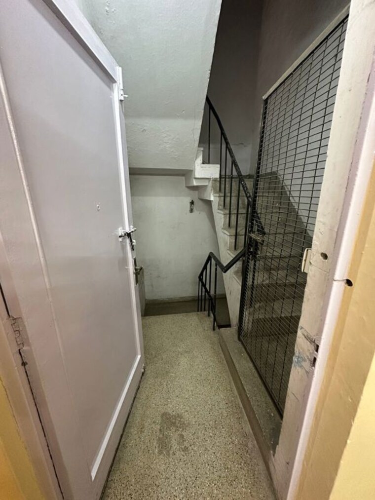 Balcony, sarvodaya enclave 3 Bedroom 2250 Sq.Ft. Builder Floor In Sarvodaya Enclave Delhi 9853689