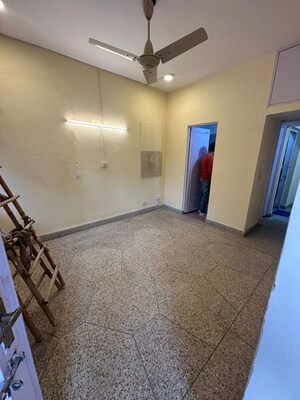 Room in 3 BHK Builder Floor at Sarvodaya Enclave – for Rent