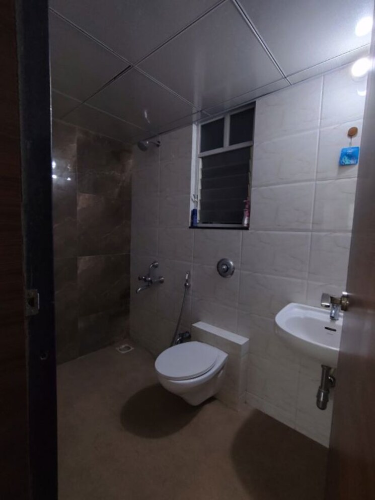 Bathroom, saheel-itrend-life-3 2 Bedroom 710 Sq.Ft. Apartment In Wakad Pune 9853687