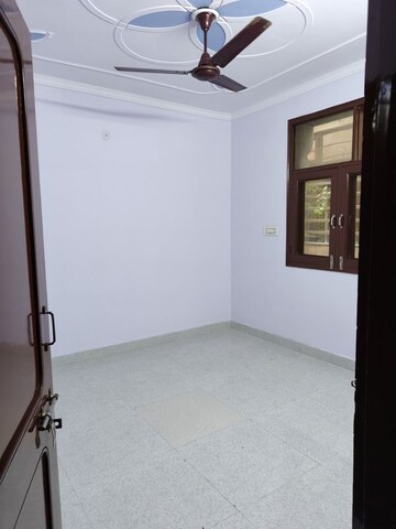 Room in 2 BHK Builder Floor at Baba Colony – for Rent