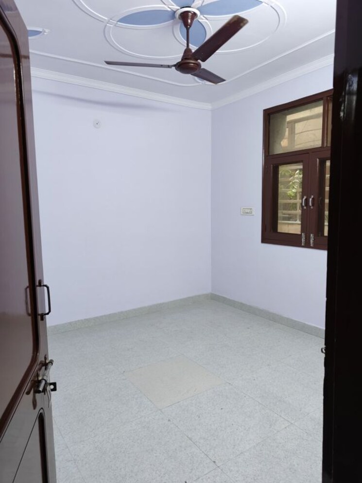 Room, baba colony 2 Bedroom 540 Sq.Ft. Builder Floor In Baba Colony Delhi 9853686