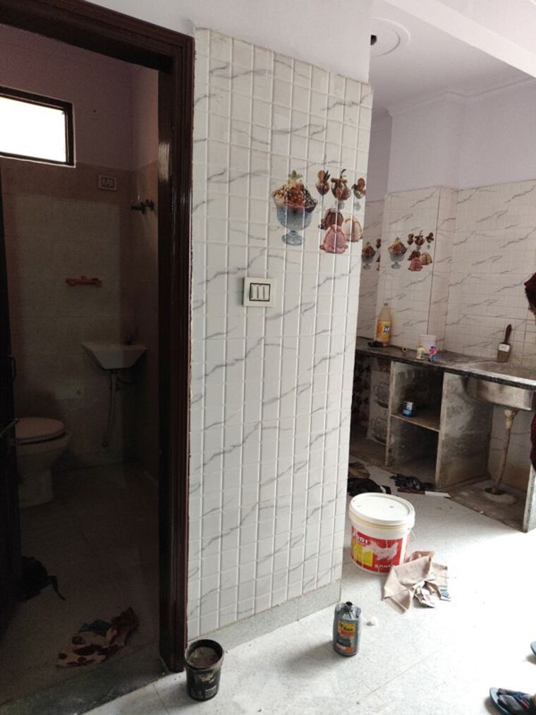 Bathroom, baba colony 2 Bedroom 540 Sq.Ft. Builder Floor In Baba Colony Delhi 9853686