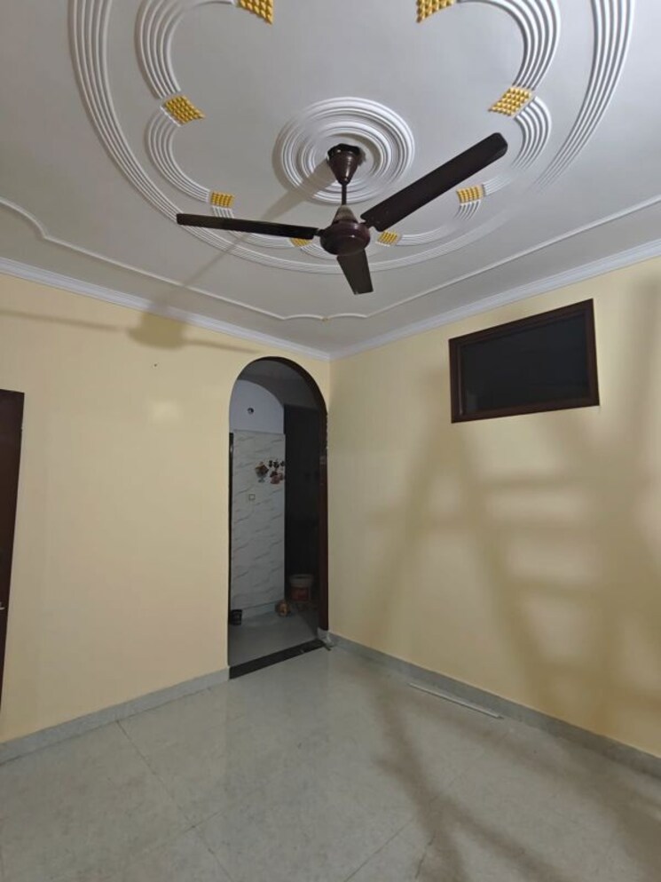 Team Area, baba colony 2 Bedroom 540 Sq.Ft. Builder Floor In Baba Colony Delhi 9853686
