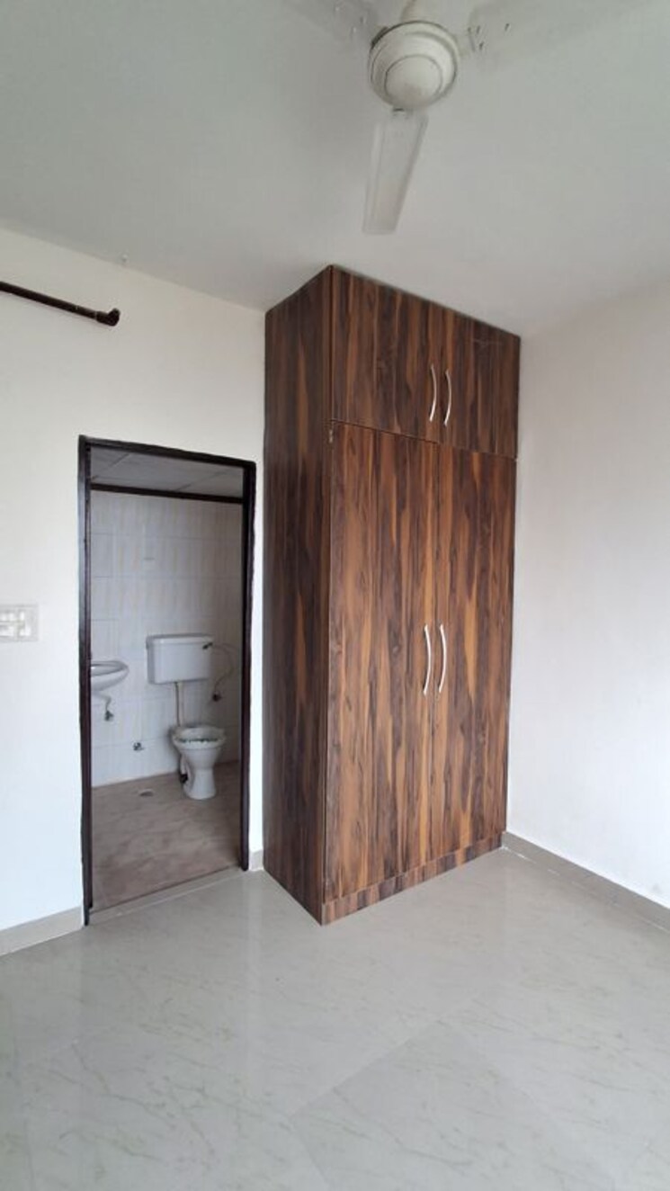 Room, era-redwood-residency 3 Bedroom 1570 Sq.Ft. Apartment In Sector 78 Faridabad 9853700