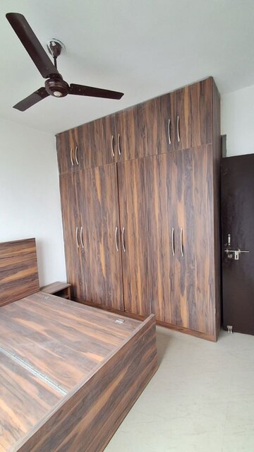 Room in 3 BHK Apartment at ERA Redwood Residency, Sector 78 – for Sale