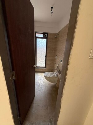 Bathroom in 3 BHK Apartment at Geetanjali Heritage, Chembur – for Rent