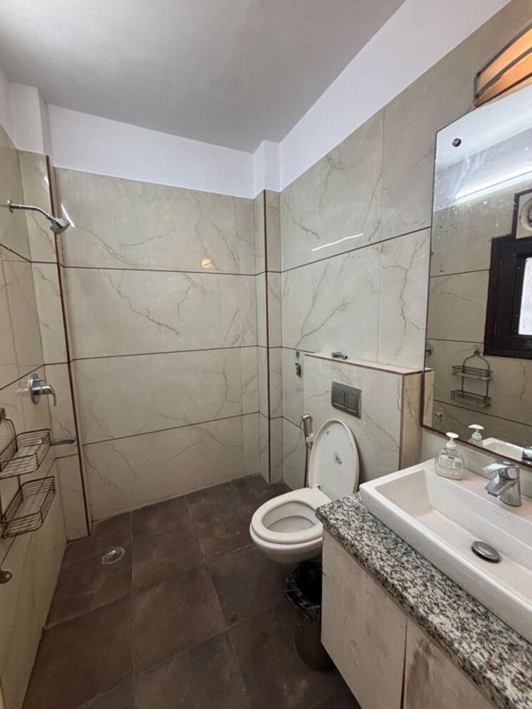 Bathroom, greater kailash i 3 Bedroom 208 Sq.Yd. Builder Floor In Greater Kailash I Delhi 9853729