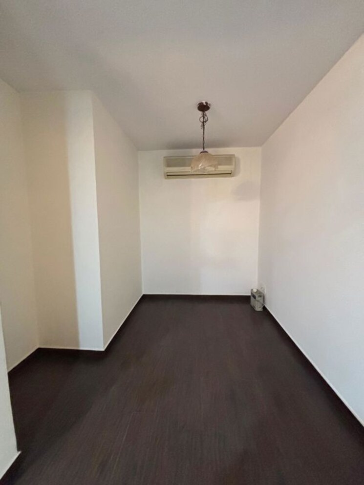 Room, greater kailash i 3 Bedroom 208 Sq.Yd. Builder Floor In Greater Kailash I Delhi 9853729