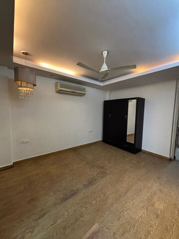 Room in 3 BHK Builder Floor at Greater Kailash I – for Rent