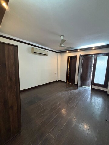 Room in 3 BHK Builder Floor at Greater Kailash I – for Rent