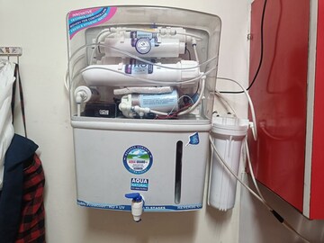 Furnished Amenities in 2.5 BHK Apartment at Amrapali Silicon City, Sector 76 – for Sale