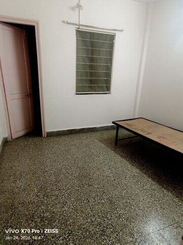 Room in 2 BHK Apartment at Bhosale Nagar – for Rent