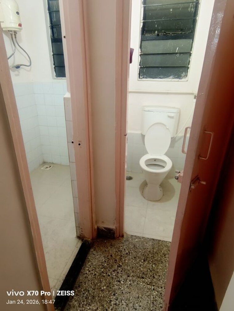 Bathroom, bhosale nagar 2 Bedroom 1000 Sq.Ft. Apartment In Bhosale Nagar Pune 9853741