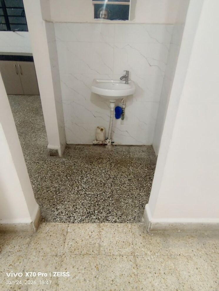Bathroom, bhosale nagar 2 Bedroom 1000 Sq.Ft. Apartment In Bhosale Nagar Pune 9853741