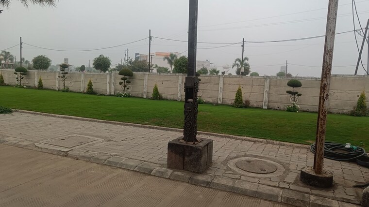 Garden, limbodagari  1100 Sq.Ft. Plot In Limbodagari Indore 9853767