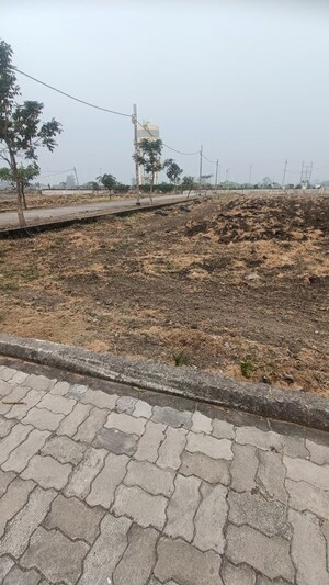  Plot For Sale in Limbodagari