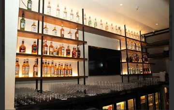  Shop – Exterior View View at Best Complex Andheri West, Andheri West - for Rent