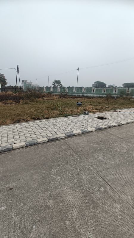 Plot For Sale in Limbodagari