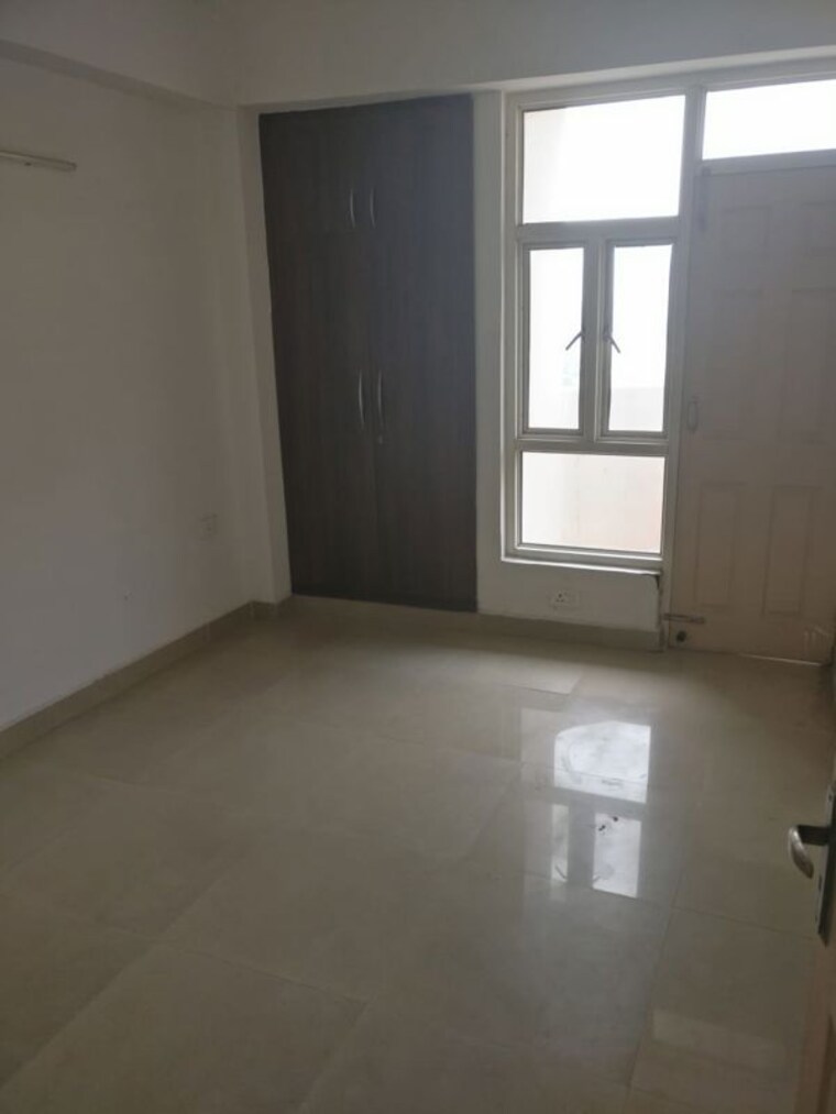 Room, supertech-cape-town 3 Bedroom 1295 Sq.Ft. Apartment In Sector 74 Noida 9853782