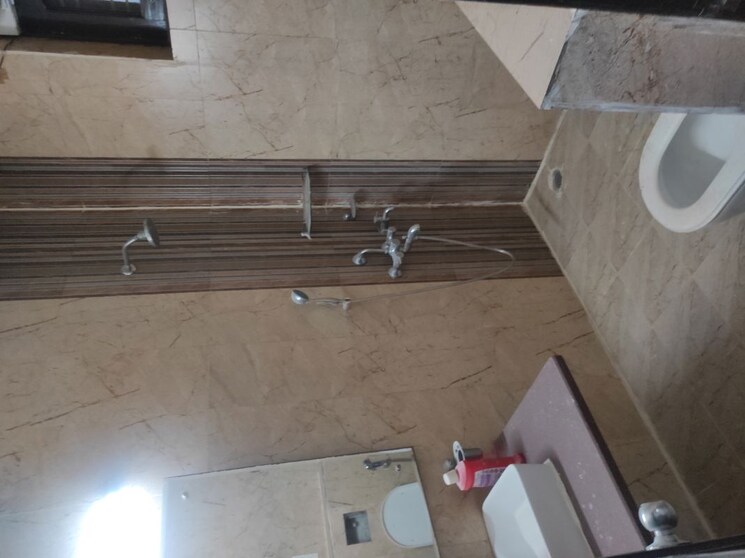 Attached Bathroom, sector 40 3 Bedroom 1800 Sq.Ft. Builder Floor In Sector 40 Gurgaon 9853784