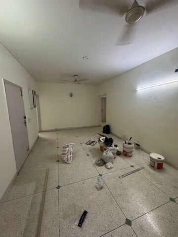 Bathroom in 3 BHK Builder Floor at Unitech South City II, Sector 50 – for Rent