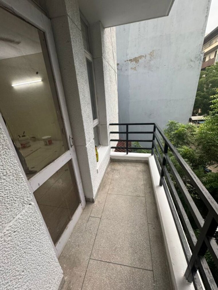 Balcony, unitech-south-city-ii 3 Bedroom 1800 Sq.Ft. Builder Floor In Sector 50 Gurgaon 9853789