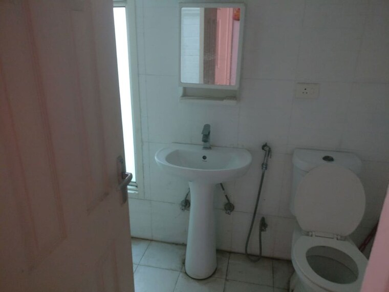 Bathroom, supertech-cape-town 3 Bedroom 1505 Sq.Ft. Apartment In Sector 74 Noida 9853790