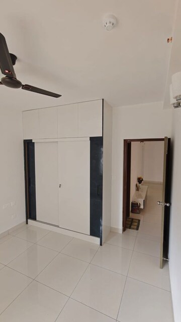 Room in 2 BHK Apartment at Prestige Finsbury Park Hyde, Bagaluru – for Rent