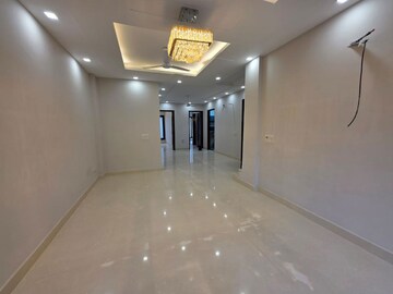 Room in 3 BHK Builder Floor at Defence Colony – for Sale