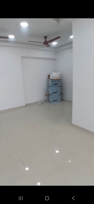 Room in 3 BHK Apartment at Sunteck Avenue 2, Goregaon West – for Rent