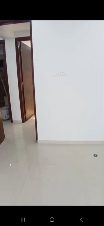 Room in 3 BHK Apartment at Sunteck Avenue 2, Goregaon West – for Rent