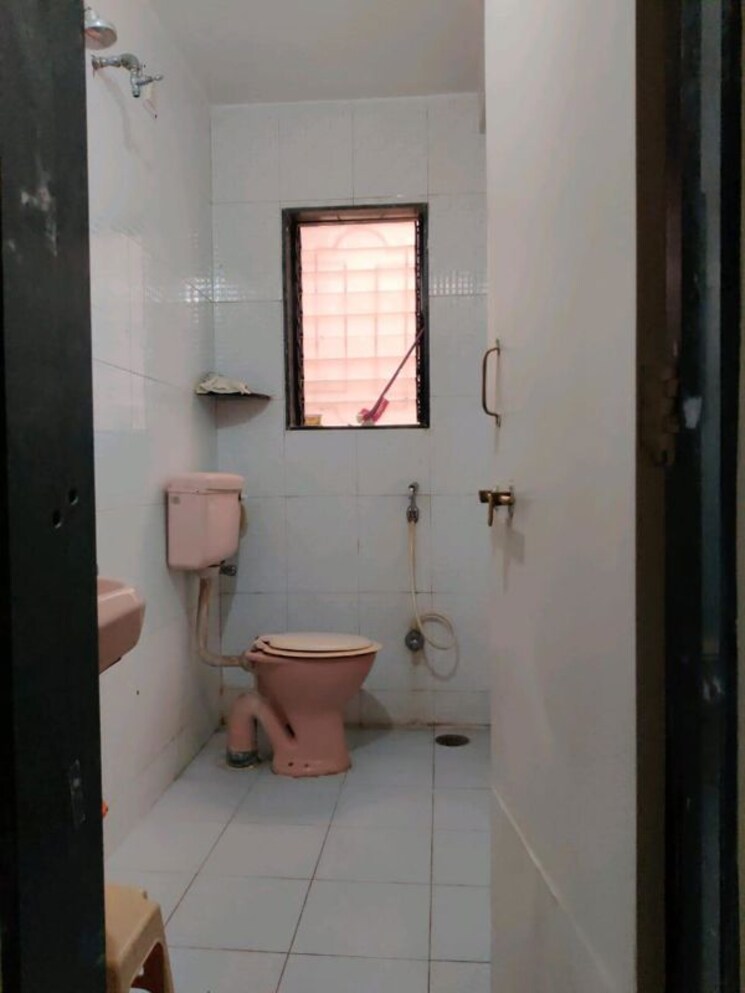 Bathroom, vanaz-corner 2 Bedroom 675 Sq.Ft. Apartment In Kothrud Pune 9853806