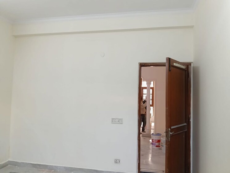 undefined, rwa-apartments-sector-41 2.5 Bedroom 180 Sq.Mt. Independent House In Sector 41 Noida 9853805