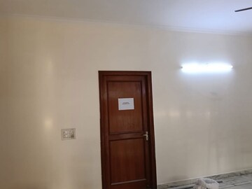 Room in 2.5 BHK Independent House at RWA Apartments Sector 41, Sector 41 – for Rent