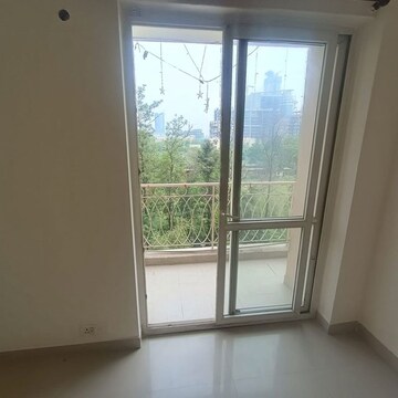 Room in 2.5 BHK Apartment at BPTP Park Prime, Sector 66 – for Rent