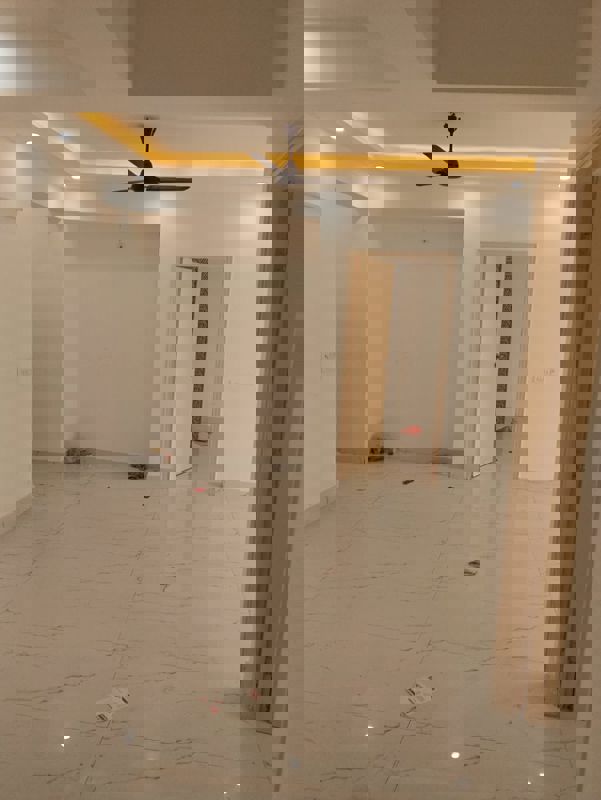 2.5 BHK + Study Room Apartment For Sale in Gaur City 2 - 10th Avenue