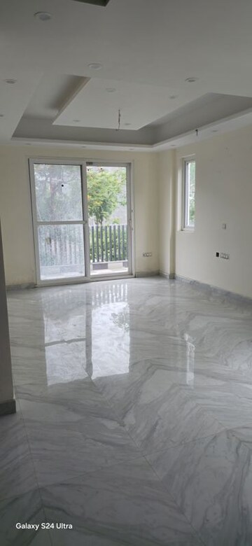 Room in 6+ BHK Villa at Sector 99 – for Sale