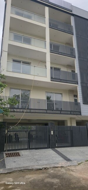 6+ BHK Villa For Sale in Sector 99