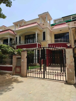 4 BHK Villa – Exterior View View at Sector 57 - for Sale
