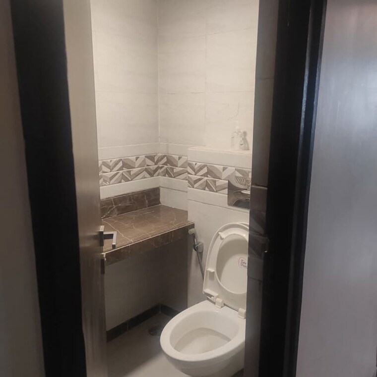 Bathroom, bandra kurla complex 3 Bedroom 1660 Sq.Ft. Apartment In Bandra Kurla Complex Mumbai 9853897