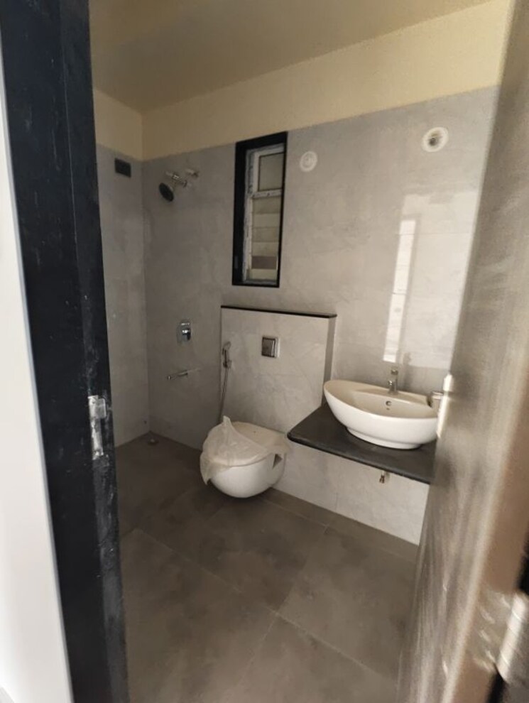Bathroom, nyati-emerald 2 Bedroom 838 Sq.Ft. Apartment In Baner Pune 9853920