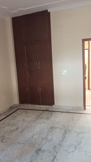 Room in 2 BHK Independent House at Delta I Greater Noida – for Rent