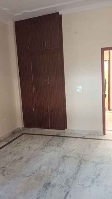 Room in 2 BHK Independent House at Delta I Greater Noida – for Rent
