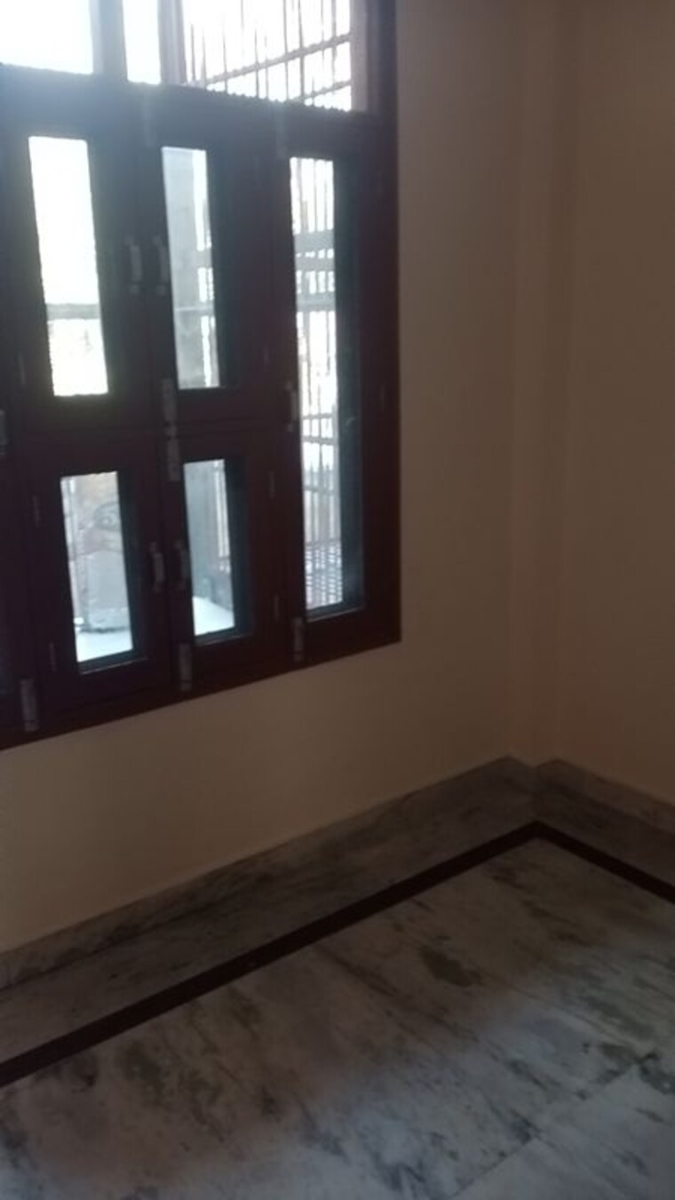 Room, delta i greater noida 2 Bedroom 220 Sq.Ft. Independent House In Delta I Greater Noida Greater Noida 9853938