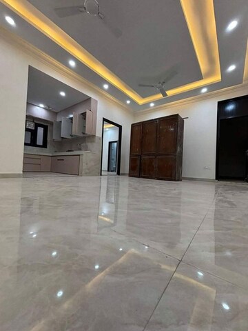 Parking in 3 BHK Apartment at Saket – for Rent