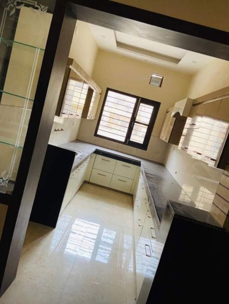 Room, vineet khand Pg For Girls In Vineet Khand 9853965